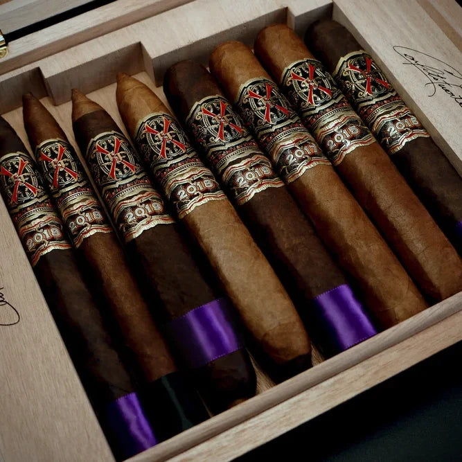 FFOX Opus8 Travel Humidor and Cigars