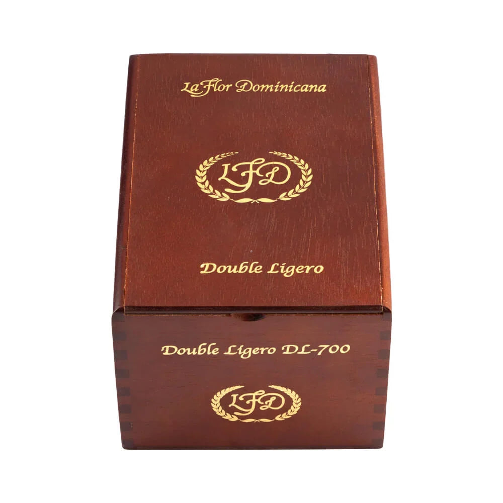 La Flor Dominicana Double Ligero 700
