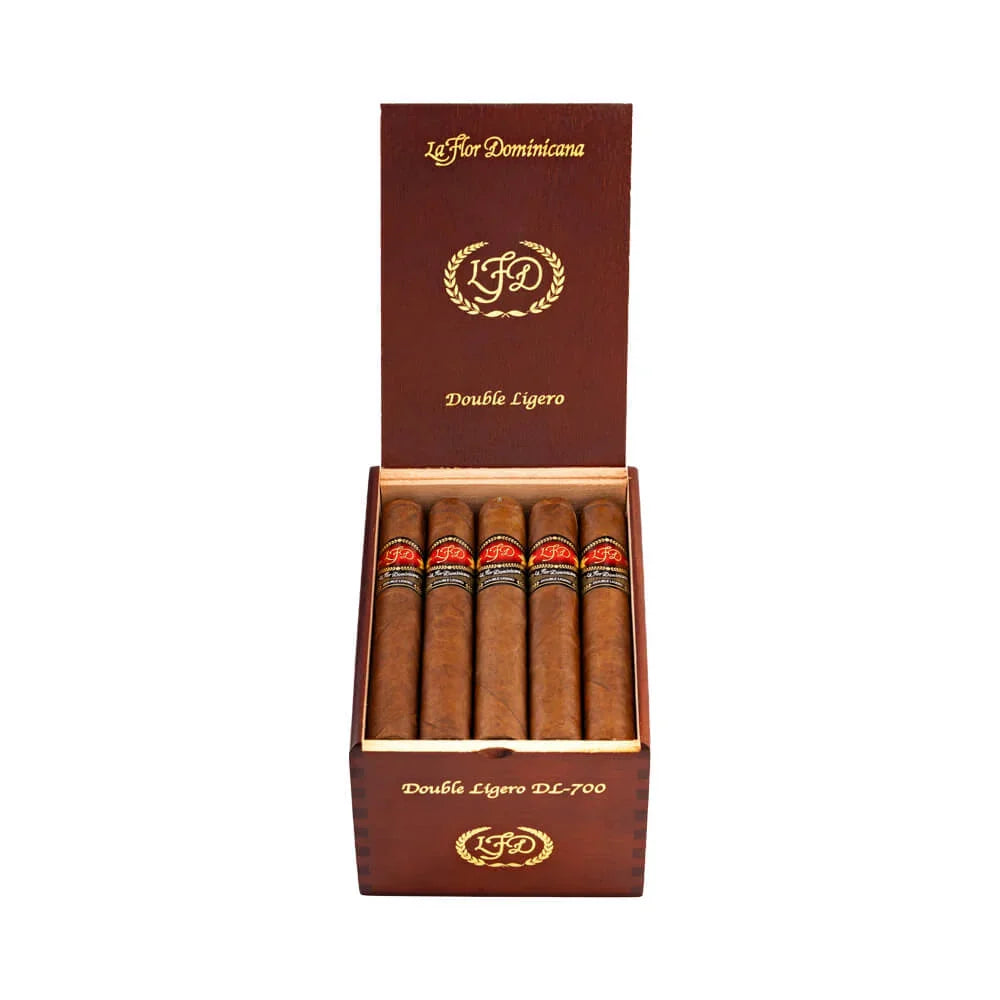 La Flor Dominicana Double Ligero 700