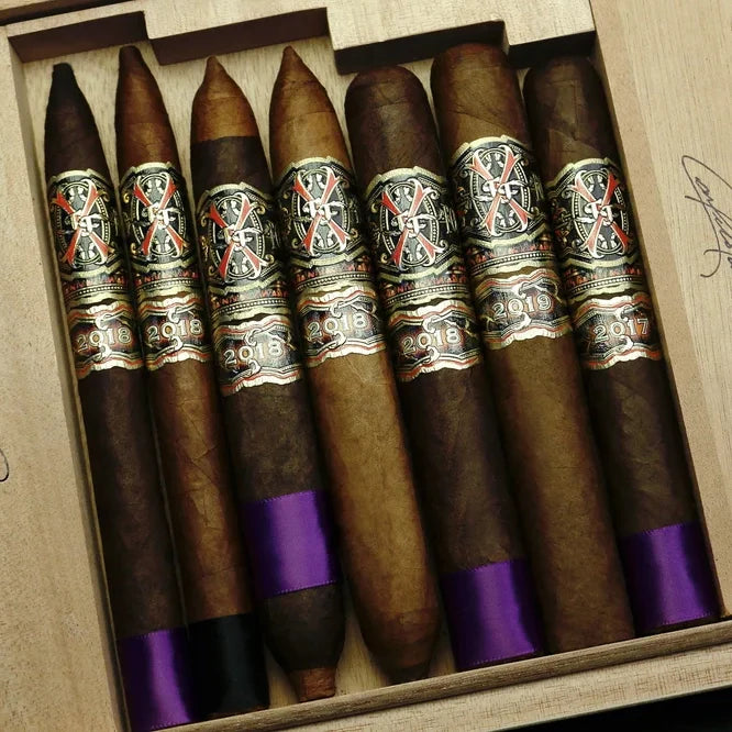 FFOX Opus7 Travel Humidor and Cigars