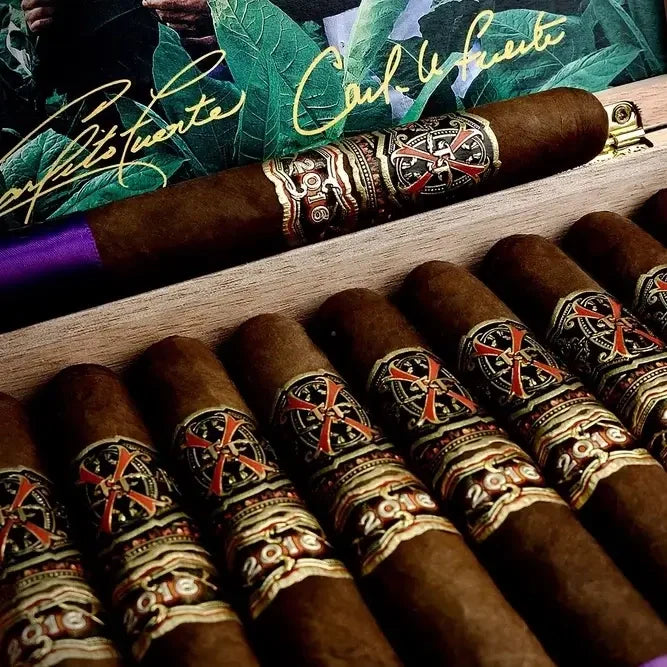 FFOX Heaven and Earth Tauros The Bull Maduro Open Box