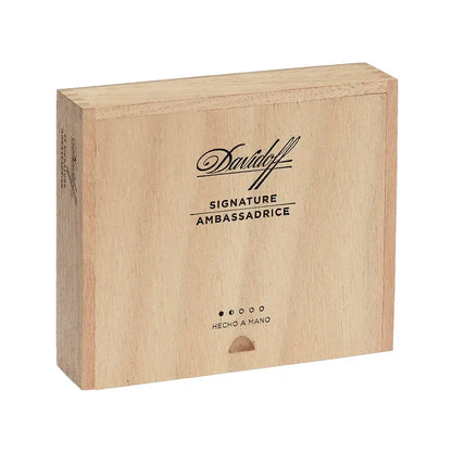 Davidoff Signature Series Ambassadrice Closed Box