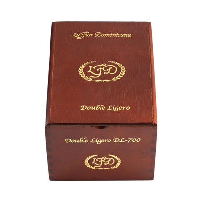 La Flor Dominicana Double Ligero 700